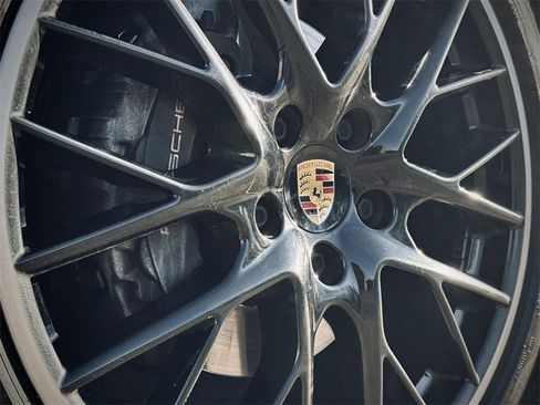 Used 2019 Porsche Panamera 4 image 9