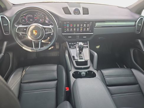 Used 2023 Porsche Cayenne Platinum Edition AWD/4WD image 10