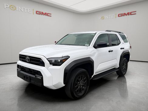 Used 2025 Toyota 4Runner SR5 AWD/4WD image 7