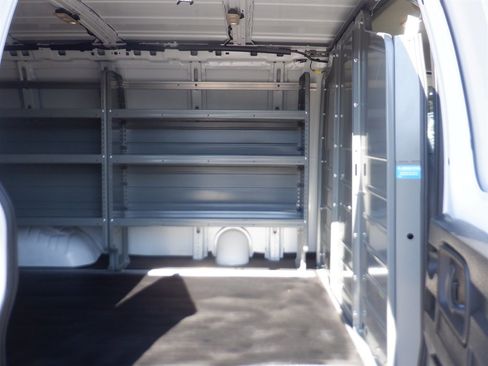 Used 2023 GMC Savana 2500 w/ Driver Convenience Package image 11