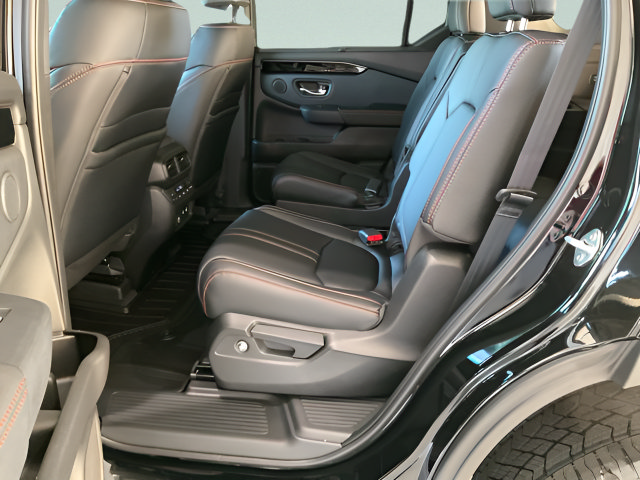 New 2026 Honda Pilot TrailSport image 17