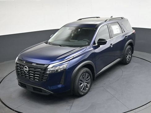 Certified 2026 Nissan Pathfinder SV w/ SV Premium Package FWD image 37