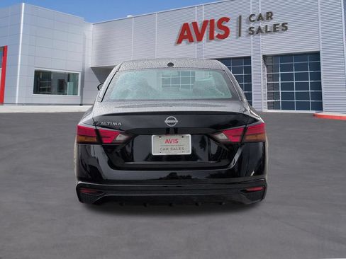 Used 2025 Nissan Altima 2.5 SV FWD image 7