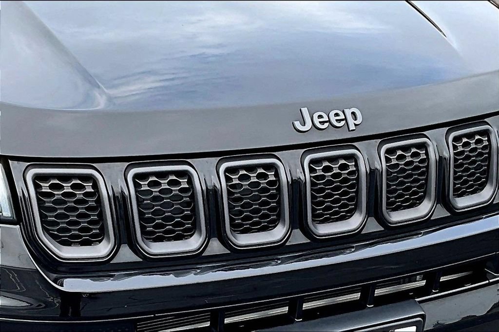 Used 2023 Jeep Compass High Altitude AWD/4WD image 29