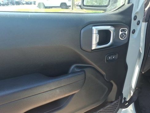 Used 2024 Jeep Wrangler Unlimited Sport AWD/4WD image 9