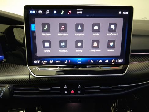 Used 2025 Volkswagen Golf R Black Edition image 27