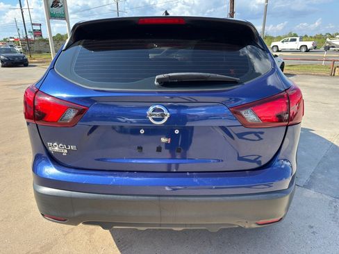 Used 2019 Nissan Rogue Sport S image 10