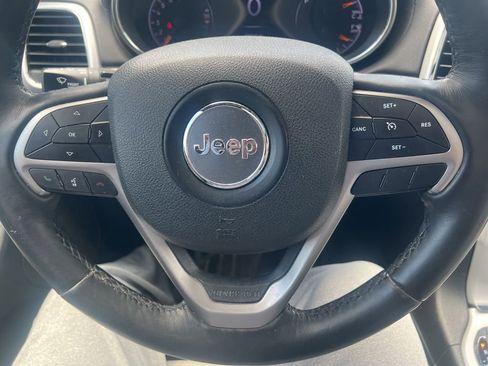 Used 2018 Jeep Grand Cherokee Limited AWD/4WD image 12