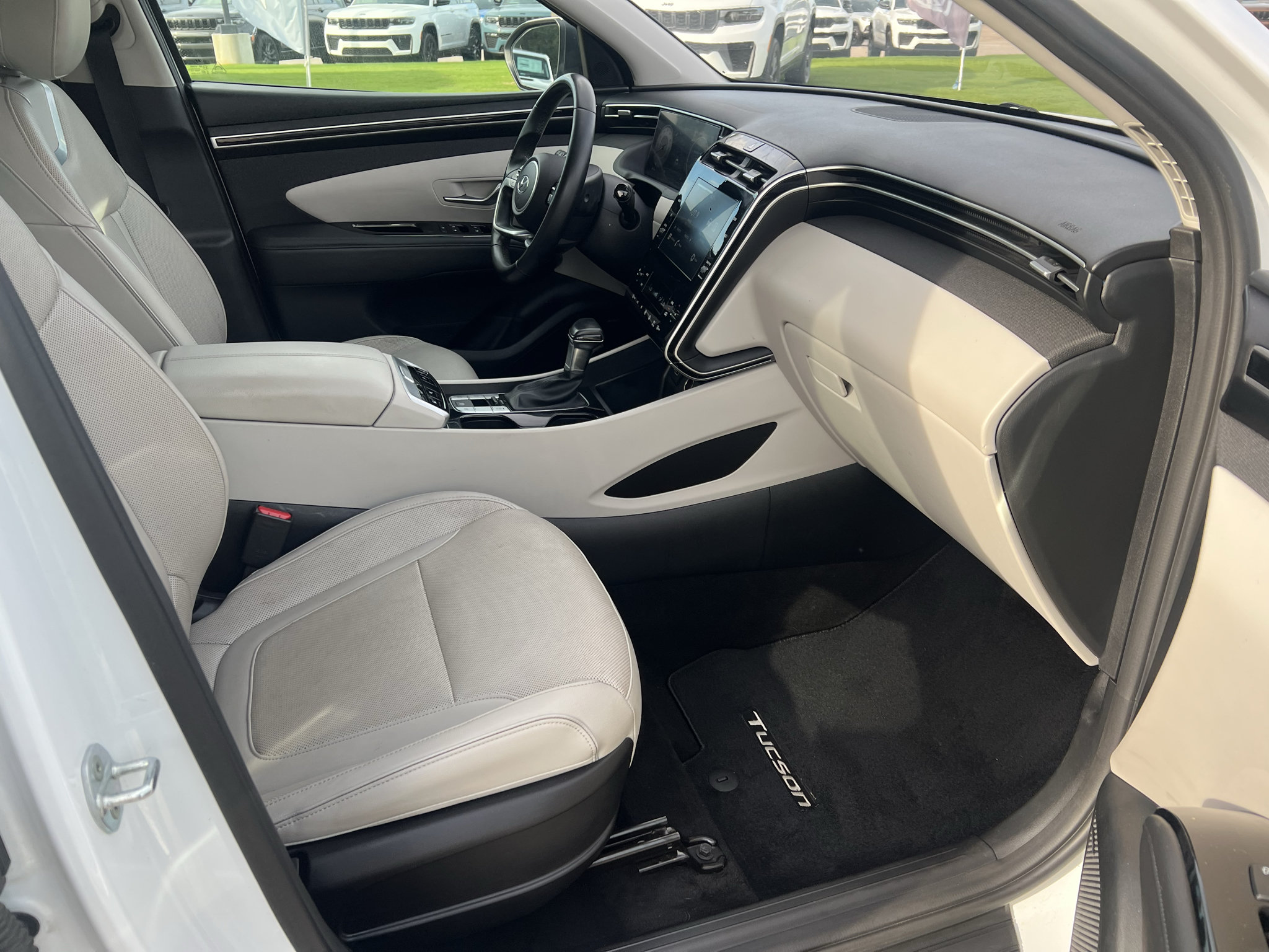 Used 2022 Hyundai Tucson SEL w/ Convenience + Premium Package FWD image 16