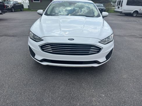 Used 2019 Ford Fusion SE FWD image 4