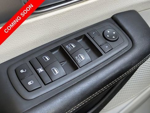 Certified 2022 Chrysler Pacifica Touring-L FWD image 17