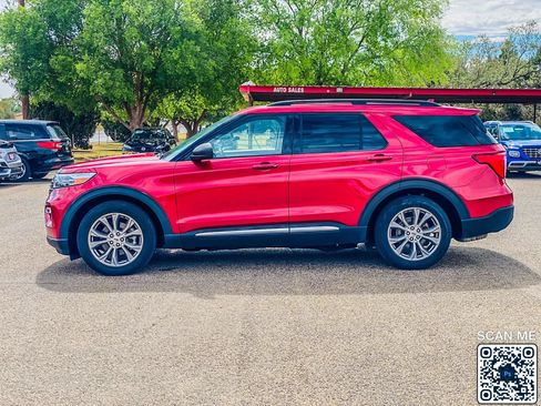 Used 2020 Ford Explorer XLT w/ Equipment Group 202A RWD image 5