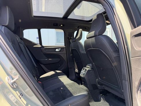 Used 2023 Volvo XC40 Recharge Ultimate AWD/4WD image 11