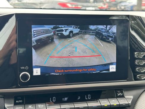 Used 2025 Toyota Camry SE FWD image 32