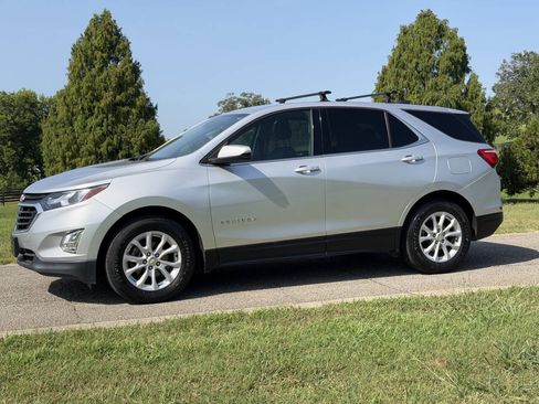 Used 2018 Chevrolet Equinox LT FWD image 9