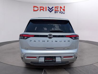 Used 2023 Nissan Pathfinder SL