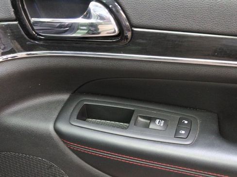 Used 2021 Jeep Grand Cherokee Trailhawk w/ Trailhawk Luxury Group image 11