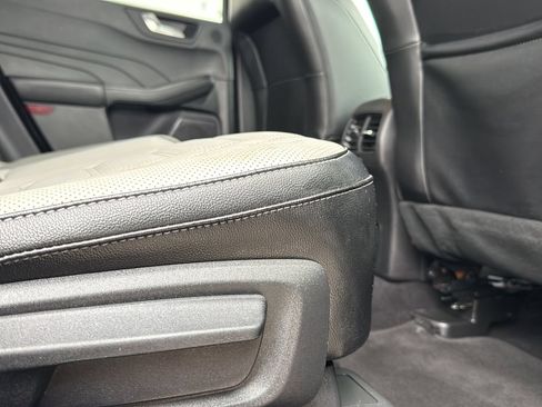 Certified 2023 Ford Escape Platinum w/ Premium Technology Package FWD image 23
