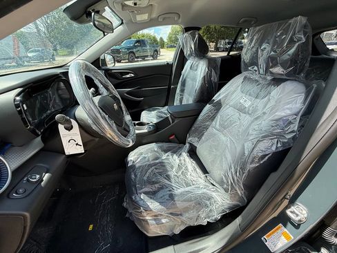 New 2026 Chevrolet Trax LS w/ LS Convenience Package FWD image 9