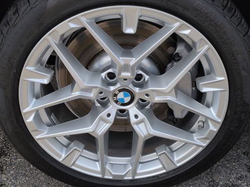 Used 2025 BMW 330i 330i w/ Convenience Package image 13