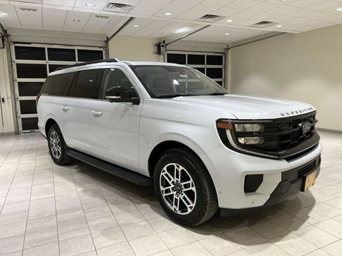 Used 2025 Ford Expedition Max Active AWD/4WD image 7