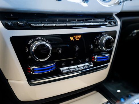 Used 2019 Rolls-Royce Phantom Sedan RWD image 41