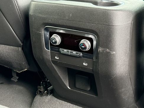 Used 2024 Chevrolet Tahoe LT RWD image 17