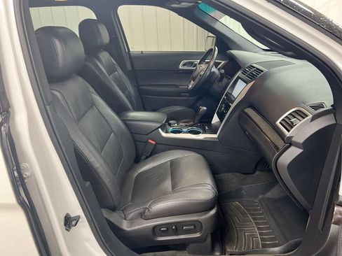 Used 2014 Ford Explorer Limited w/ Equipment Group 302A AWD/4WD image 22