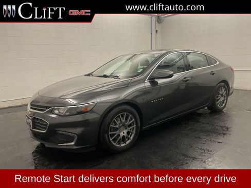 Used 2017 Chevrolet Malibu LT FWD image 1