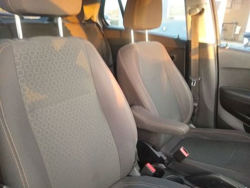 Used 2018 Chevrolet Trax LS image 32