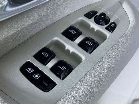 New 2026 Volvo XC90 T8 Ultra w/ Protection Package Premier image 18