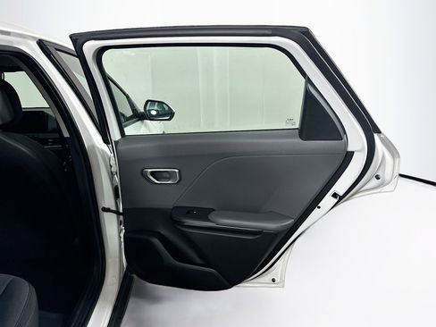 Used 2025 Kia K4 FWD image 28