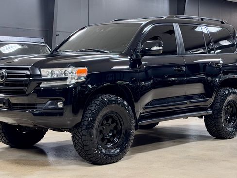 Used 2018 Toyota Land Cruiser w/ Carpet Mat Package AWD/4WD image 5