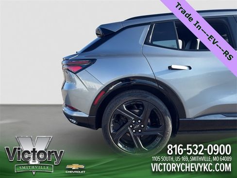 Used 2024 Chevrolet Equinox EV RS image 23