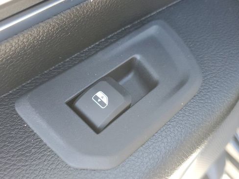 New 2026 RAM 1500 4x4 Crew Cab image 18