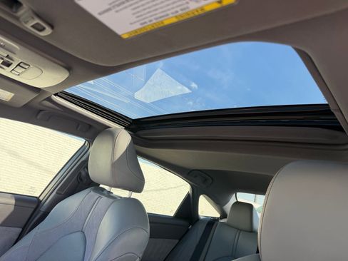 Used 2019 Toyota Avalon XSE image 26