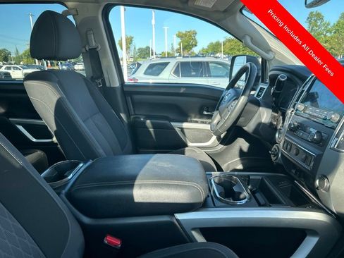 Used 2021 Nissan Titan SV w/ SV Convenience Package AWD/4WD image 4
