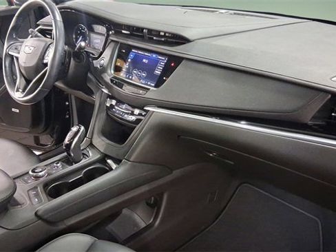Used 2022 Cadillac XT6 Luxury image 19