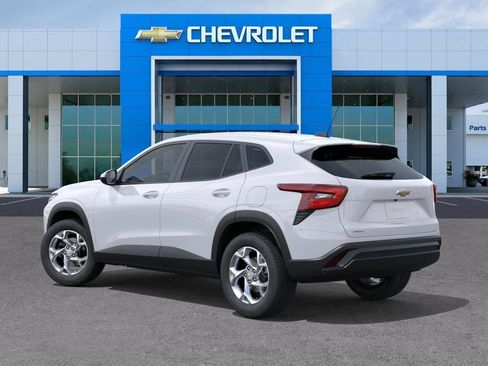 New 2026 Chevrolet Trax LS w/ LS Convenience Package FWD image 3