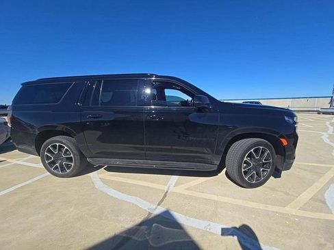 Used 2023 Chevrolet Suburban RST w/ Luxury Package image 2