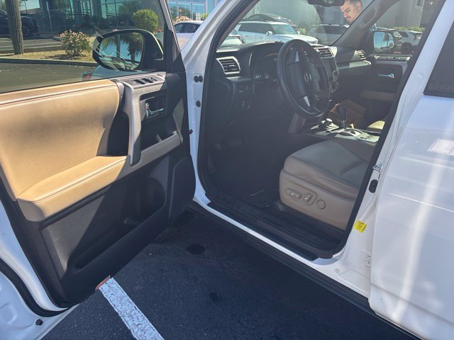 Used 2020 Toyota 4Runner SR5 Premium w/ Moonroof Package AWD/4WD image 3