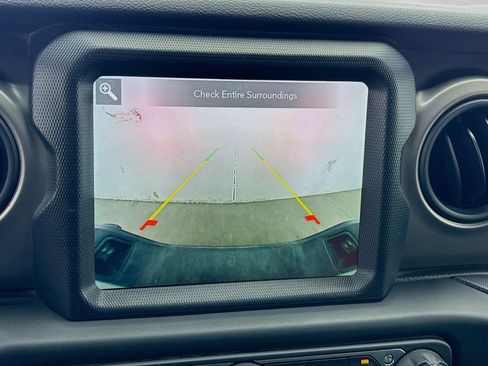 Used 2021 Jeep Gladiator Sport AWD/4WD image 10
