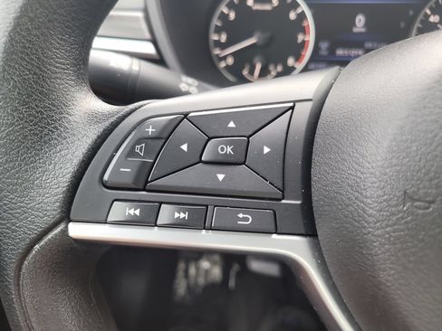 Used 2025 Nissan Altima 2.5 SV FWD image 29