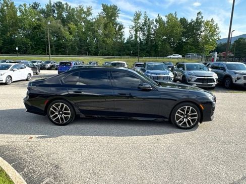 Used 2025 BMW 740i xDrive AWD/4WD image 22
