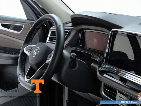 Used 2025 Volkswagen Atlas SEL AWD/4WD image 35