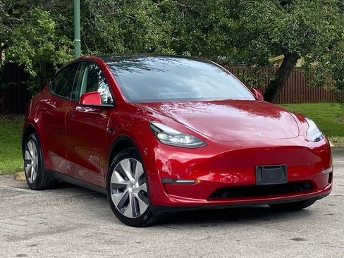 Used 2024 Tesla Model Y Long Range AWD/4WD image 7