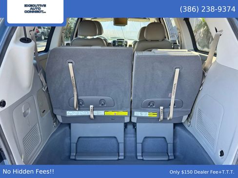 Used 2012 Kia Sedona EX w/ Luxury Pkg image 10
