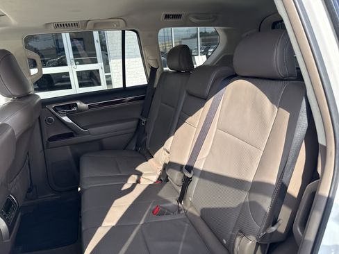 Used 2014 Lexus GX 460 Luxury image 13