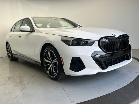 New 2026 BMW 530i w/ M Sport Package RWD image 2