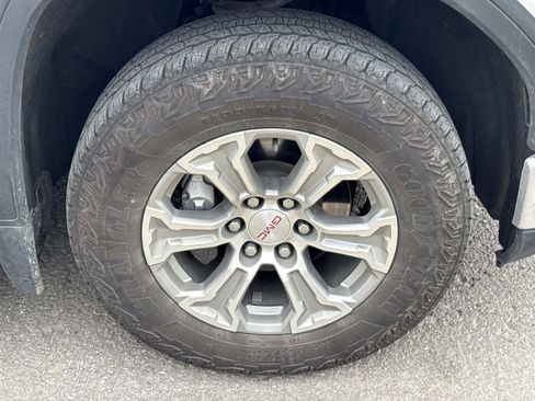 Used 2023 GMC Sierra 1500 SLT w/ X31 Off-Road Package image 10